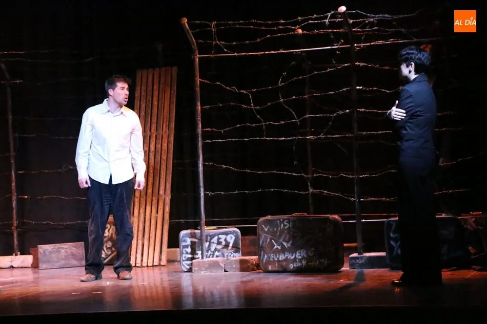 Foto 3 - La Lengua Teatro se coloca con &lsquo;La indagaci&oacute;n&rsquo; como aspirante a lograr uno de los premios...