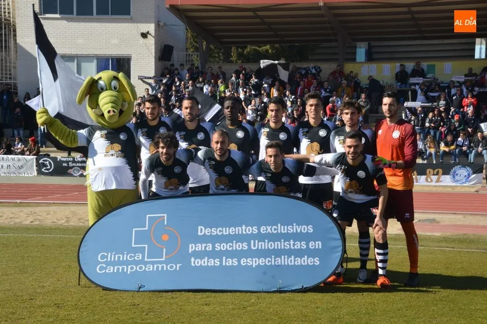 Once inicial de Unionistas ante el Navalcarnero / Lydia González