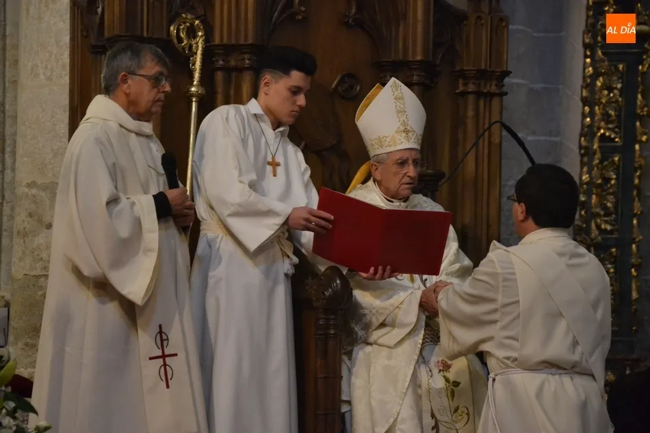 Homilía de Jesús García Burillo en la Ordenación Sacerdotal de Efraín Peinado  