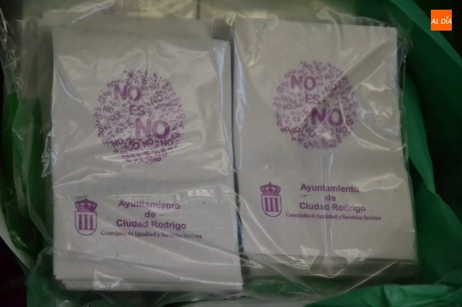 Foto 2 - Los hosteleros ya pueden recoger las servilletas con el &lsquo;NoEsNo&rsquo;  