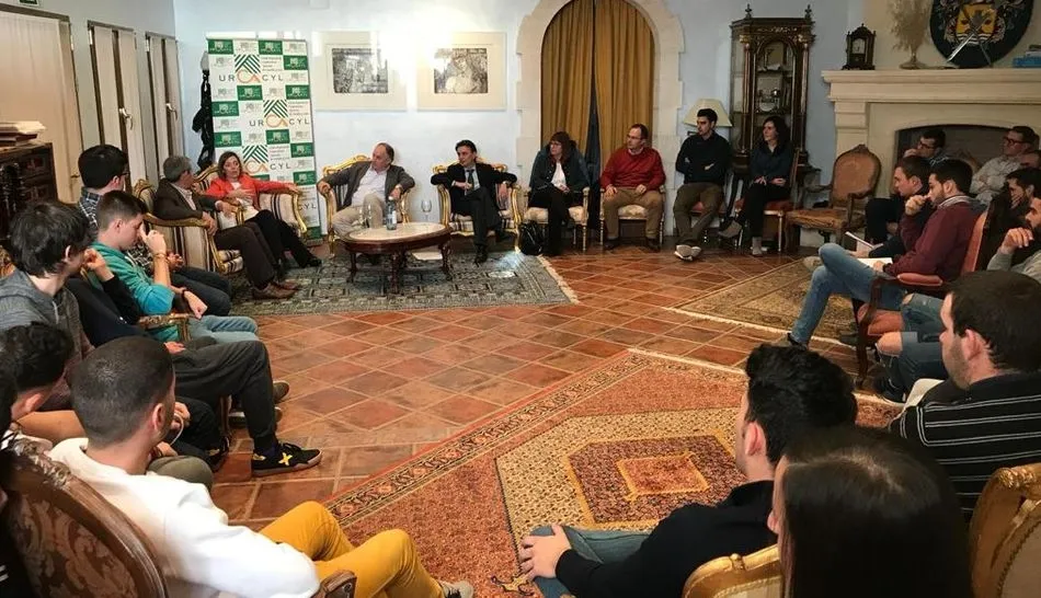 Foto 3 - Agricultores y ganaderos entre 18 y 30 a&ntilde;os participan en las jornadas dedicadas al cooperativismo