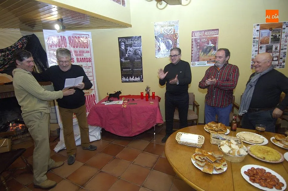 Foto 9 - Amigos de Jos&eacute; Luis Ramos animan al diestro por su decisi&oacute;n de volver al ruedo  