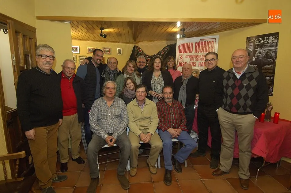 Foto 8 - Amigos de Jos&eacute; Luis Ramos animan al diestro por su decisi&oacute;n de volver al ruedo  