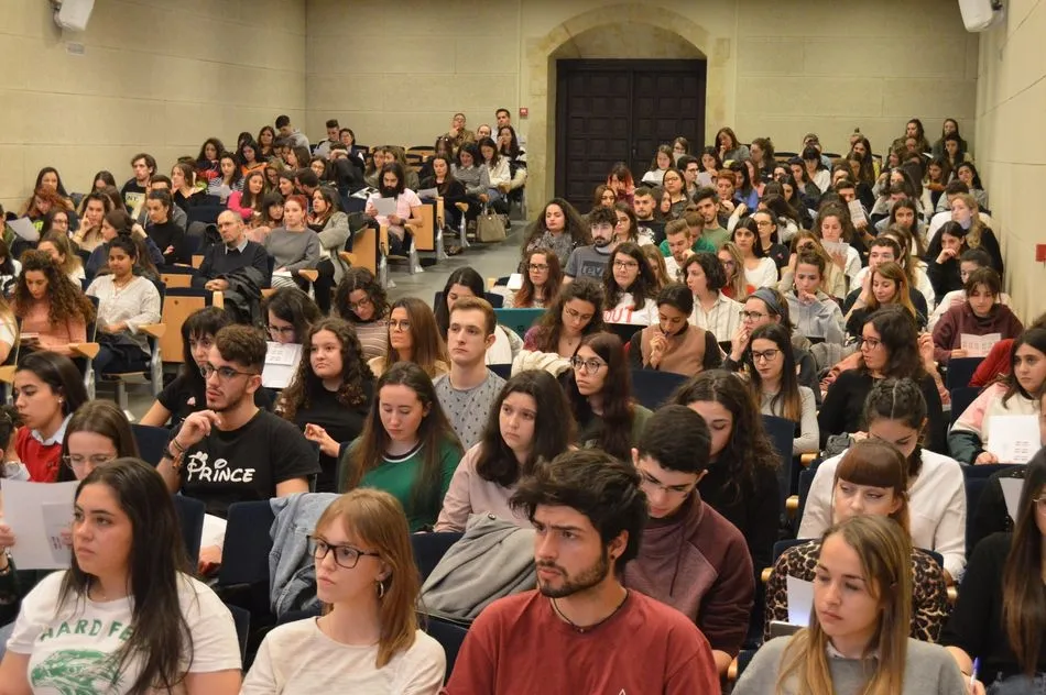 Foto 2 - Lola L&oacute;pez: "Entre los j&oacute;venes lo que se reprime es la afectividad y el problema es que no saben...