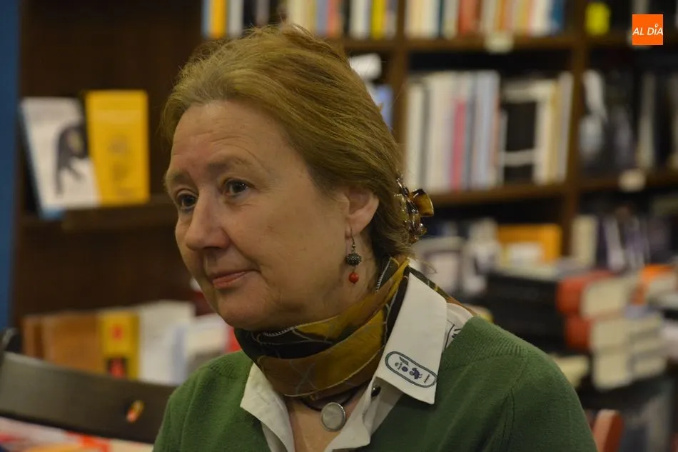 Foto 6 - Lola L&oacute;pez Mond&eacute;jar presenta en Letras Corsarias su libro &lsquo;Qu&eacute; mundo tan maravilloso&rsquo;