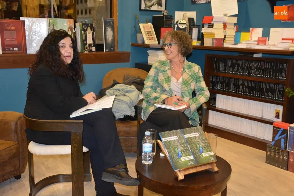 Foto 5 - Lola L&oacute;pez Mond&eacute;jar presenta en Letras Corsarias su libro &lsquo;Qu&eacute; mundo tan maravilloso&rsquo;