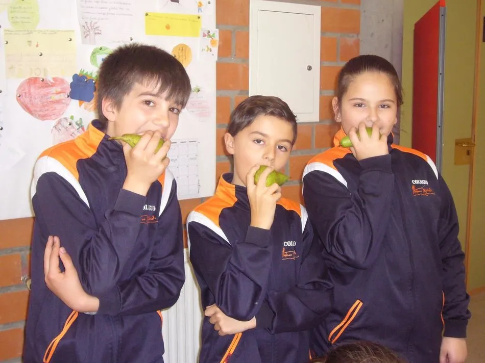 Foto 7 - El Colegio Antonio Machado inicia su primera Semana de la Fruta