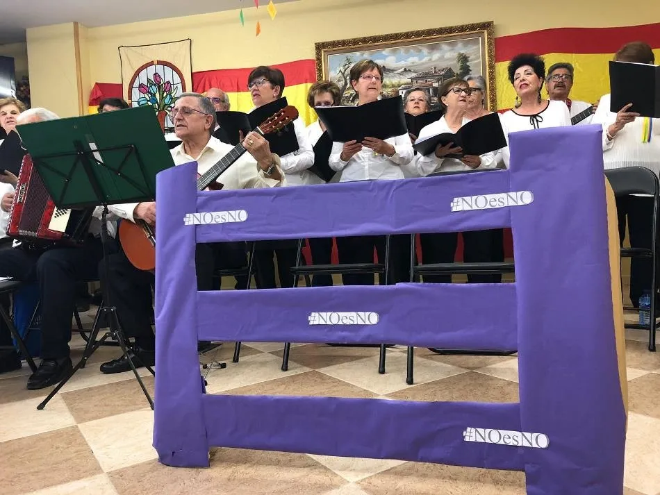 Foto 4 - La Residencia Caracillo recibe a la Rondalla de Mayores Aires del &Aacute;gueda  