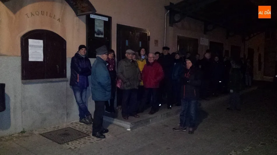 Imagen de la cola tomada a las 6.53 horas de la madrugada