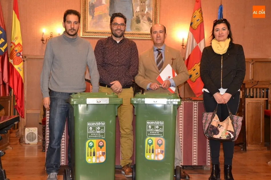 Foto 3 - Ecovidrio har&aacute; una donaci&oacute;n a Cruz Roja si durante el Carnaval se recogen 6.000 kilos de vidrio  