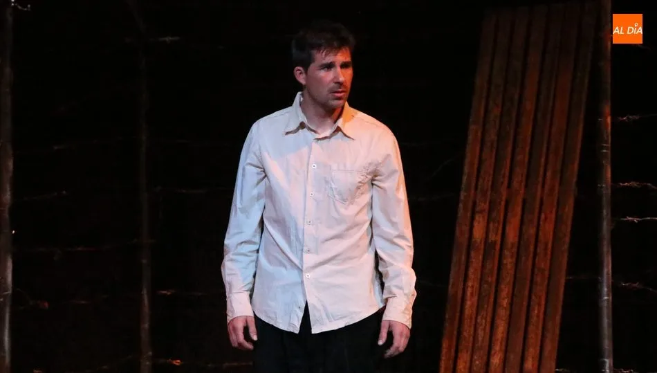 Manuel Bartolomé Pujol en su papel en la obra La indagación de La Lengua Teatro en Vitigudino / CORRAL