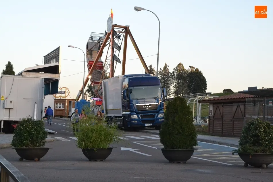 Foto 2 - Colocadas un a&ntilde;o m&aacute;s varias &lsquo;macetas antiterroristas&rsquo; en la zona de ferias  