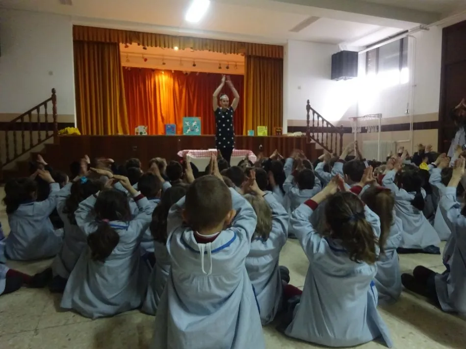 Foto 4 - &lsquo;Cuentos teatralizados en ingl&eacute;s&rsquo; para los alumnos del Colegio San Juan Bosco  