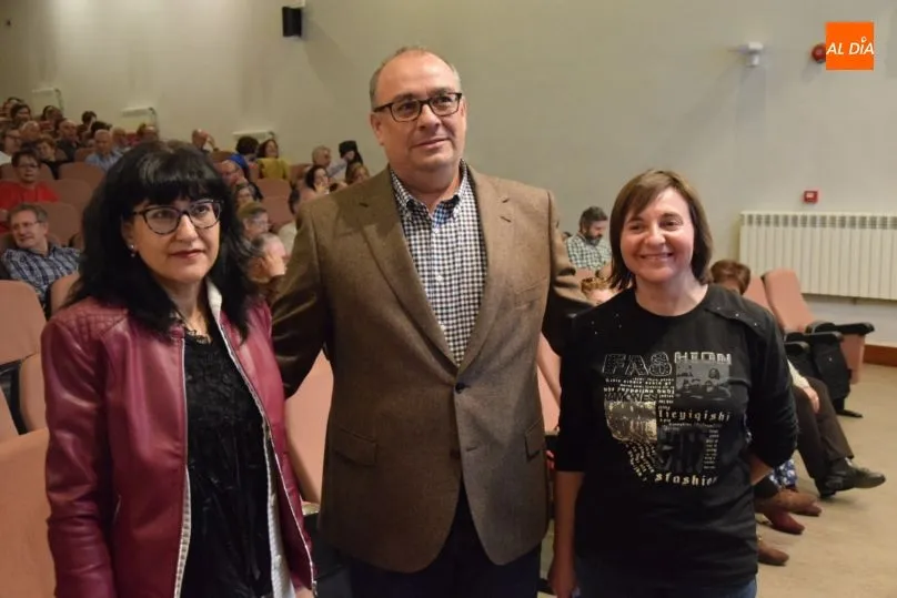 Jesús Ángel Jiménez ha ofrecido una conferencia en el salón de actos de Geografía. Fotos: Eva Fernández