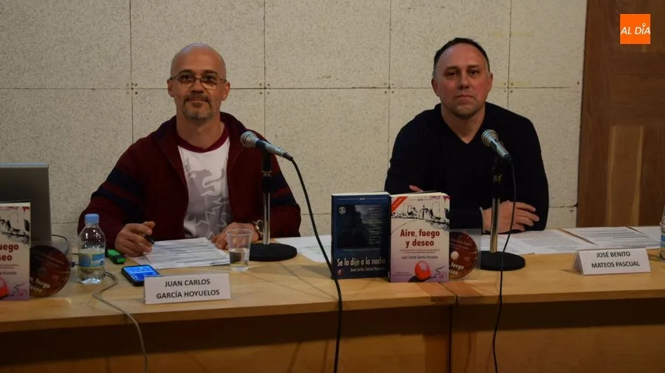 El poeta burgalés Juan Carlos García y José Benito Mateos