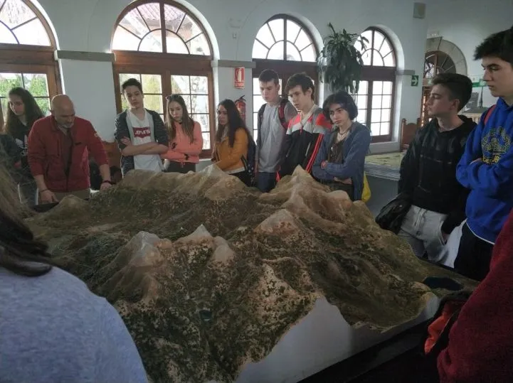 Foto 8 - Alumnos de 4&deg; de ESO del&nbsp;Colegio San Juan Bosco&nbsp;realizan una excursi&oacute;n a Segovia y Valsa&iacute;n&nbsp;