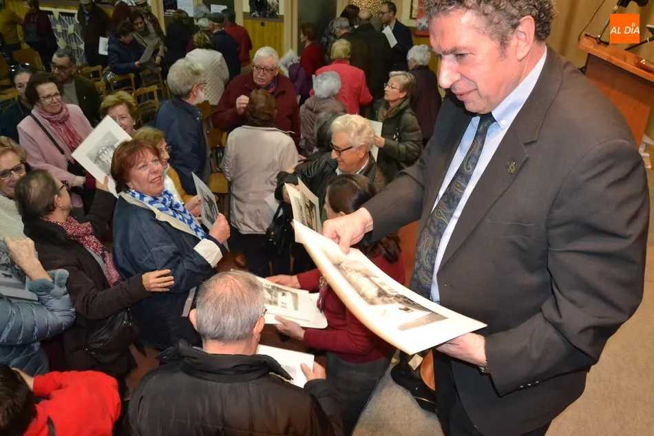 Foto 6 - Carlos Garc&iacute;a Medina relata al detalle la historia de El Porvenir en su preg&oacute;n para el Centro  
