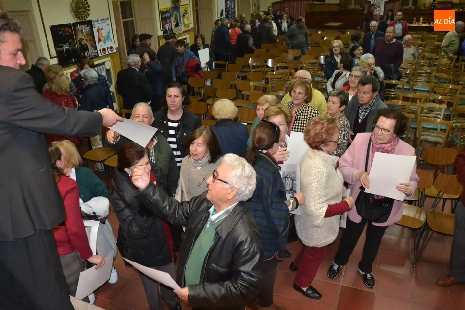 Foto 4 - Carlos Garc&iacute;a Medina relata al detalle la historia de El Porvenir en su preg&oacute;n para el Centro  