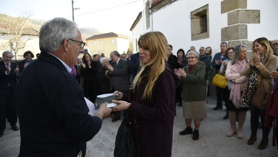 Laura Matellán en el homenaje en Navacarros a Pedro Dorado Montero