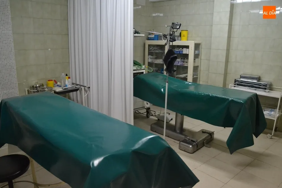 Foto 7 - Trabajadoras del Hospital de la Pasi&oacute;n acercan a la Enfermer&iacute;a de la Plaza la Virgen de la Salud  