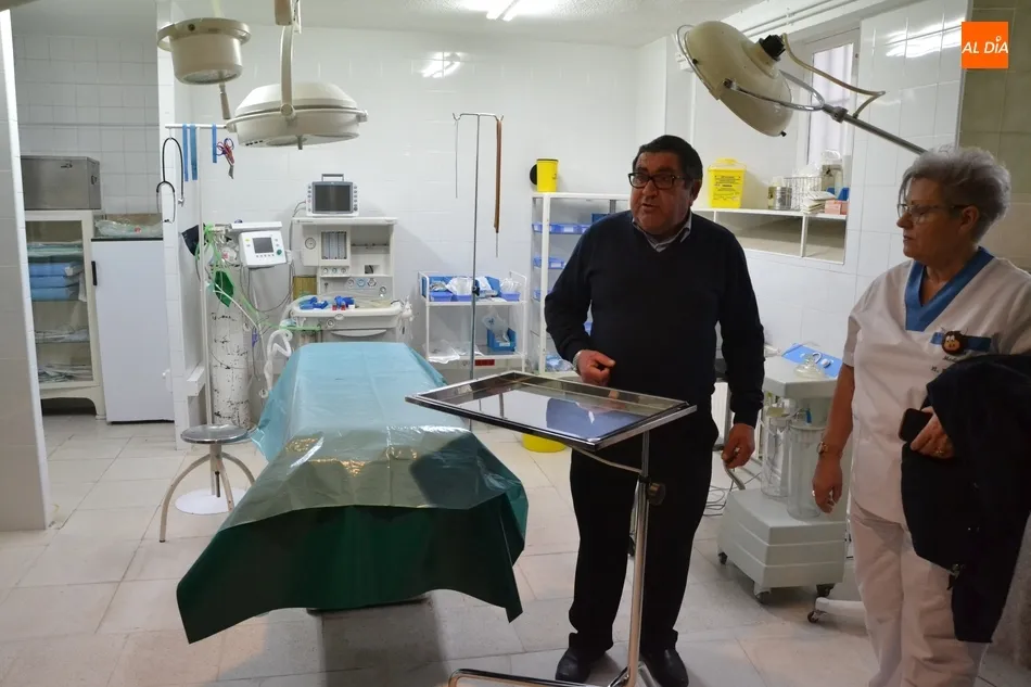 Foto 5 - Trabajadoras del Hospital de la Pasi&oacute;n acercan a la Enfermer&iacute;a de la Plaza la Virgen de la Salud  