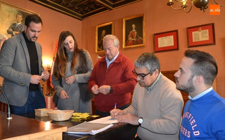 Foto 2 - Sorteado el orden de intervenci&oacute;n en los diferentes desfiles del Carnaval  