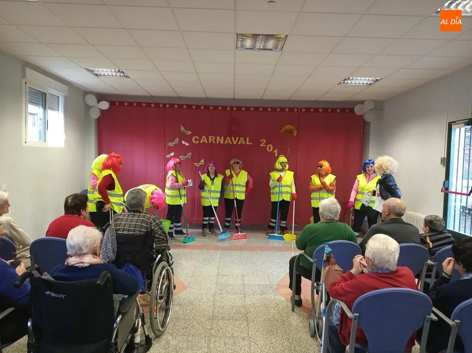 Foto 8 - Las chirigotas inician el carnaval de Guijuelo