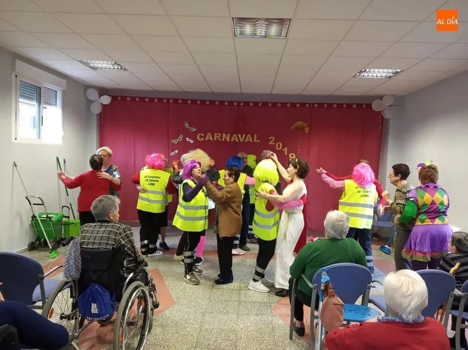 Foto 7 - Las chirigotas inician el carnaval de Guijuelo