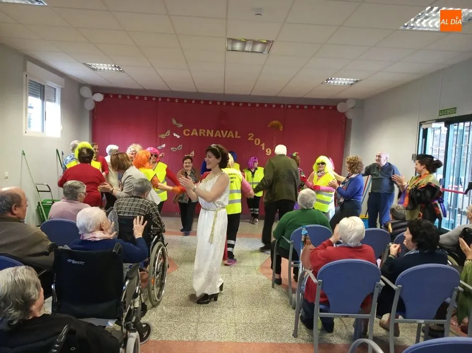 Foto 3 - Las chirigotas inician el carnaval de Guijuelo