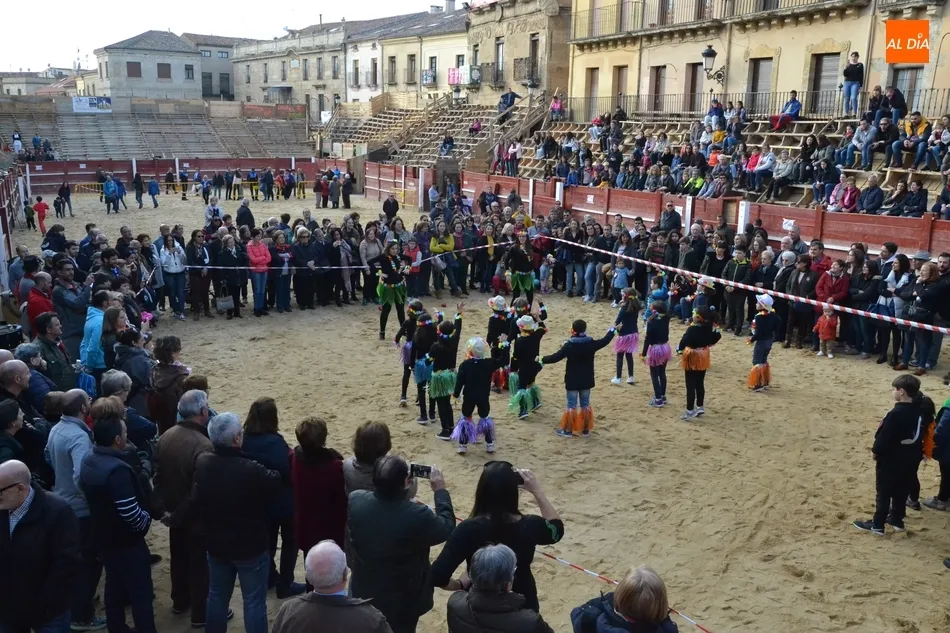 Foto 2 - La Escuela de M&uacute;sica une el Carnaval de Mir&oacute;briga con los de Tenerife, Venecia o R&iacute;o de Janeiro  