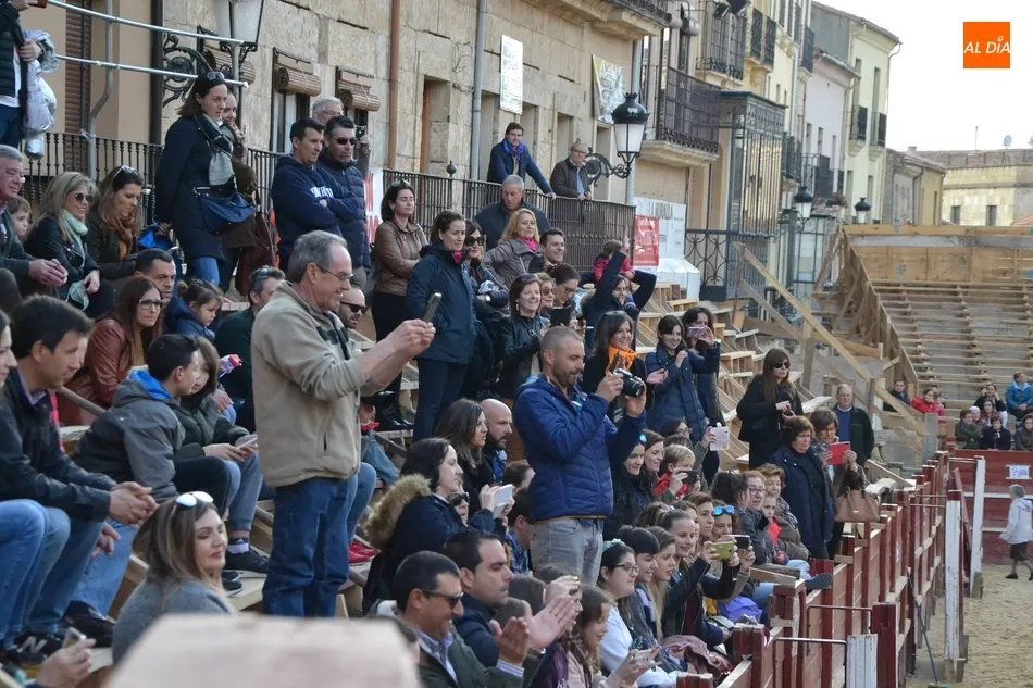 Foto 4 - La Escuela de M&uacute;sica une el Carnaval de Mir&oacute;briga con los de Tenerife, Venecia o R&iacute;o de Janeiro  