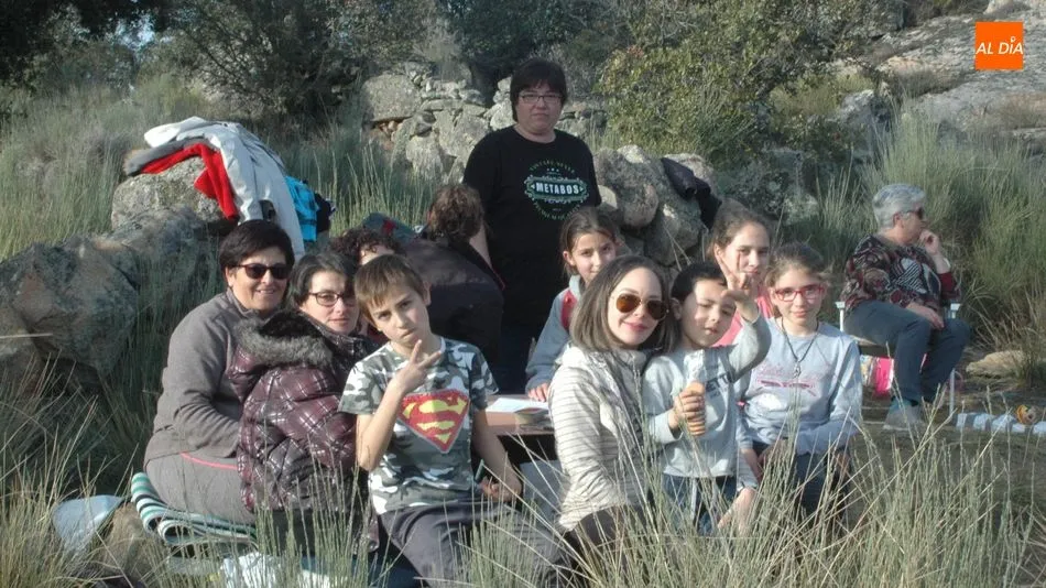 Pequeños y mayores disfrutan del Jueves Merendero en Yecla de Yeltes / SILVESTRE