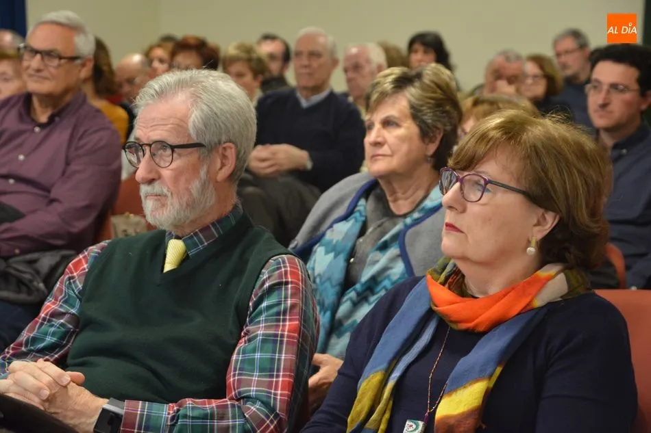 Foto 9 - El periodista y escritor Agust&iacute;n Remesal P&eacute;rez analiza la relaci&oacute;n de Unamuno con Portugal  