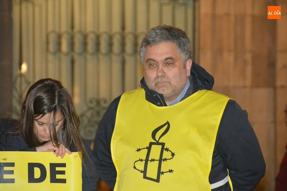 Foto 3 - Amnist&iacute;a Internacional reclama con una performance medidas contra la violencia de g&eacute;nero  