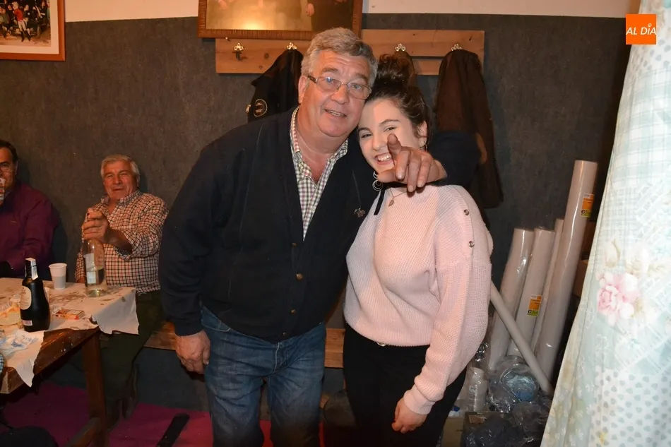 Foto 5 - Charo Carpio deja abierta la puerta a pedir cenizos en la fabulosa noche de apertura de las Casetas ...