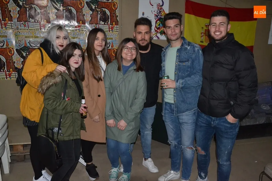 Foto 2 - Ambientazo en la &lsquo;inauguraci&oacute;n&rsquo; de las casetas del Paseo Fernando Arrabal  