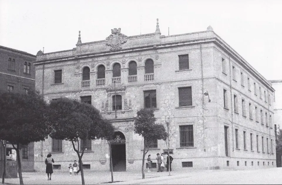 Foto 4 - El antiguo edificio de Correos en la plaza de Santa Eulalia