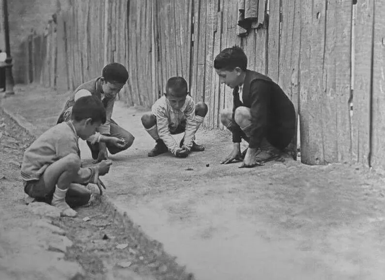 Foto 5 - Cuando los ni&ntilde;os jugaban en la calle