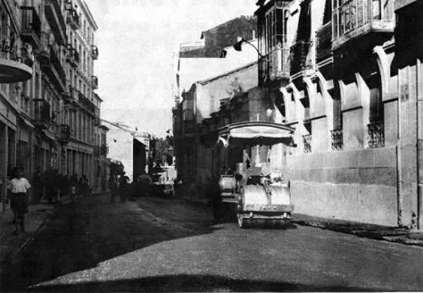 Foto 3 - La calle Azafranal, cuando circulaban los coches de caballos