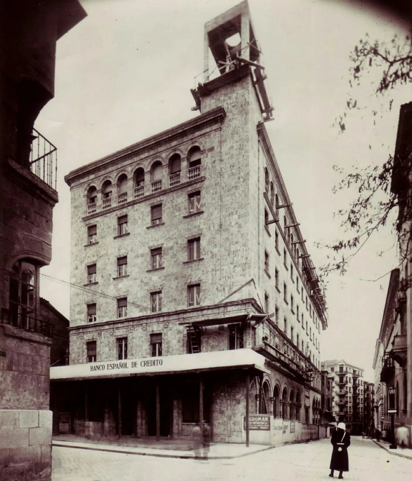 Foto 2 - El c&eacute;ntrico edificio de La Uni&oacute;n y el F&eacute;nix