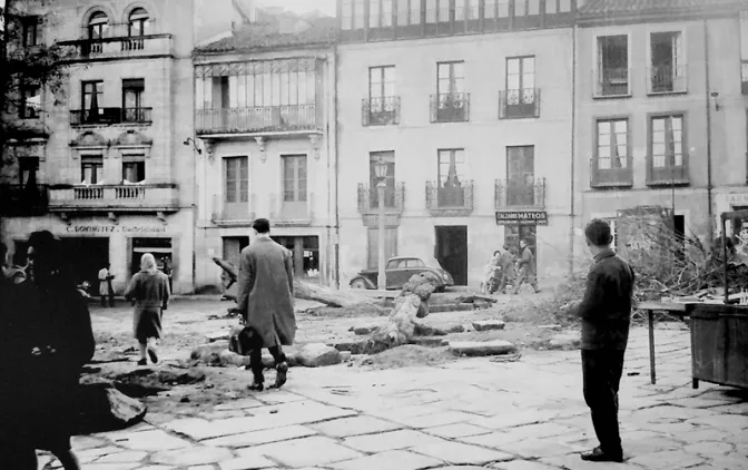Foto 4 - La plaza de San Justo y el templo destruido