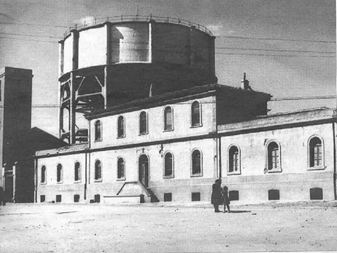 El antiguo depósito de aguas en la avenida de Campoamor