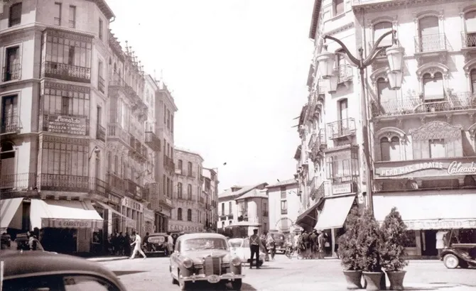 La plaza Poeta Iglesias en los 50