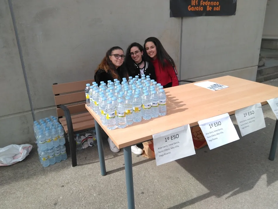 Foto 10 - Bocatas solidarios en el IES Federico Garc&iacute;a Bernalt