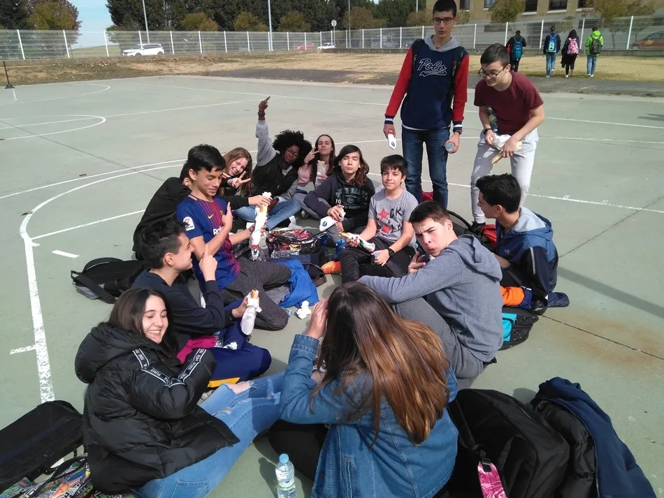 Foto 7 - Bocatas solidarios en el IES Federico Garc&iacute;a Bernalt