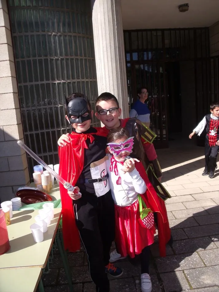 Foto 2 - Los alumnos del colegio celebran el Carnaval con una chocolatada  