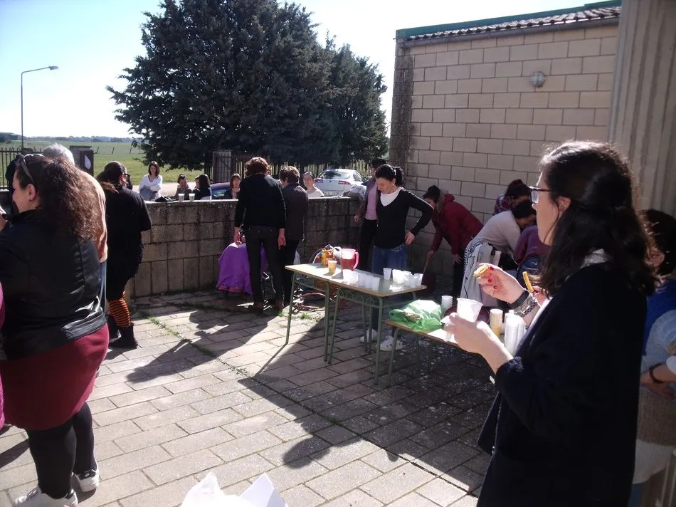 Foto 5 - Los alumnos del colegio celebran el Carnaval con una chocolatada  