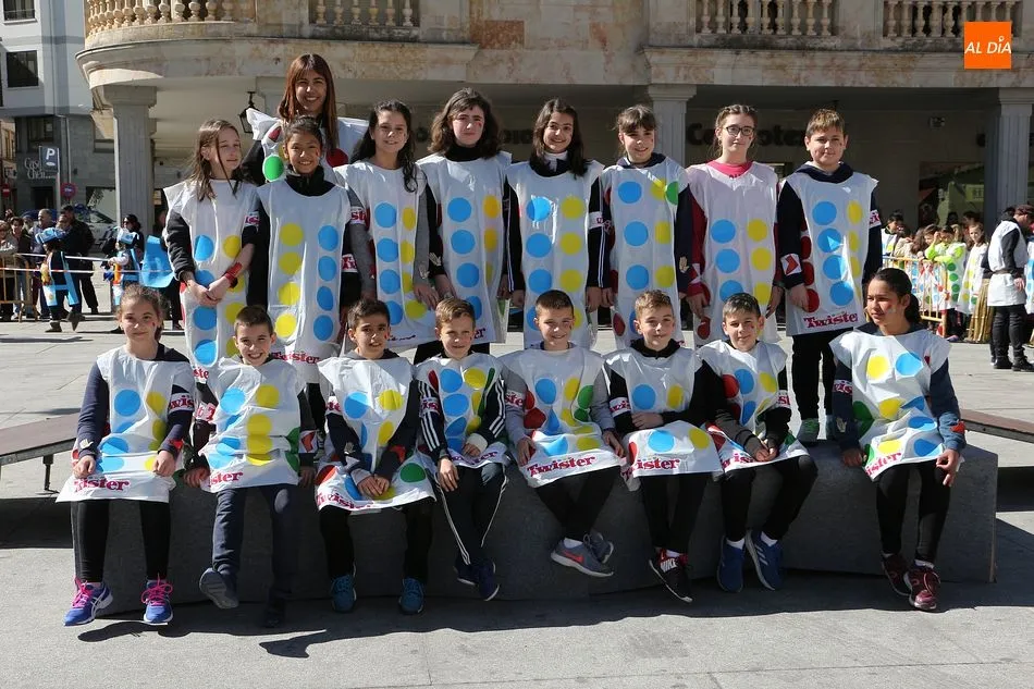 Foto 2 - Los escolares de Guijuelo animan el carnaval con un divertido desfile