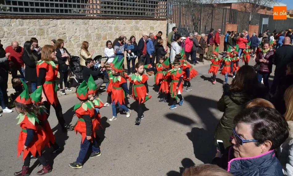 Foto 11 - Un cumplea&ntilde;os, un paseo por la historia y un bosque llenan de colorido las calles  
