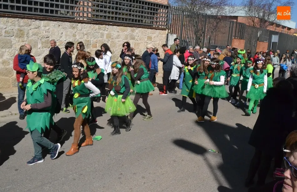 Foto 4 - Un cumplea&ntilde;os, un paseo por la historia y un bosque llenan de colorido las calles  
